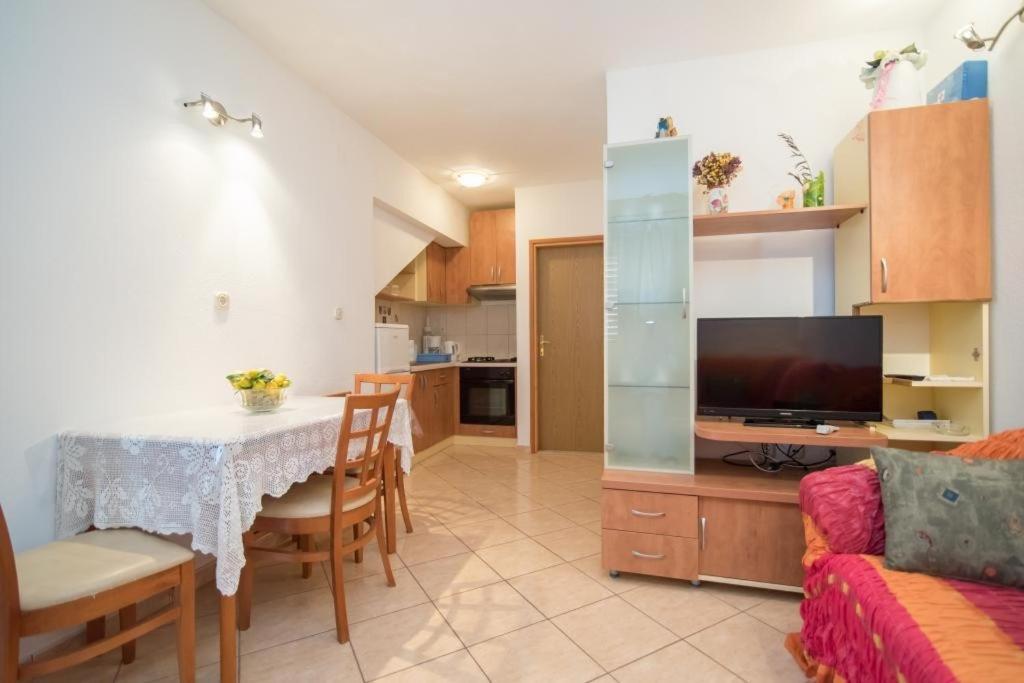 Apartments Longo San Pietro di Brazza Esterno foto